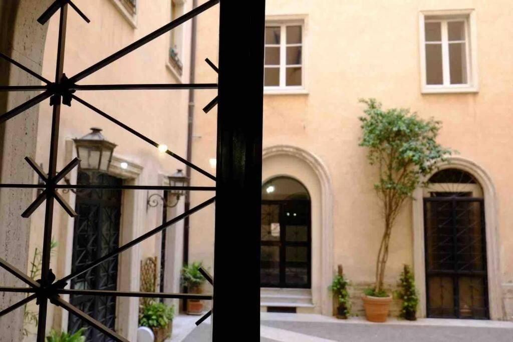 Beautiful Apartment Next To Piazza Di Spagna 로마 외부 사진